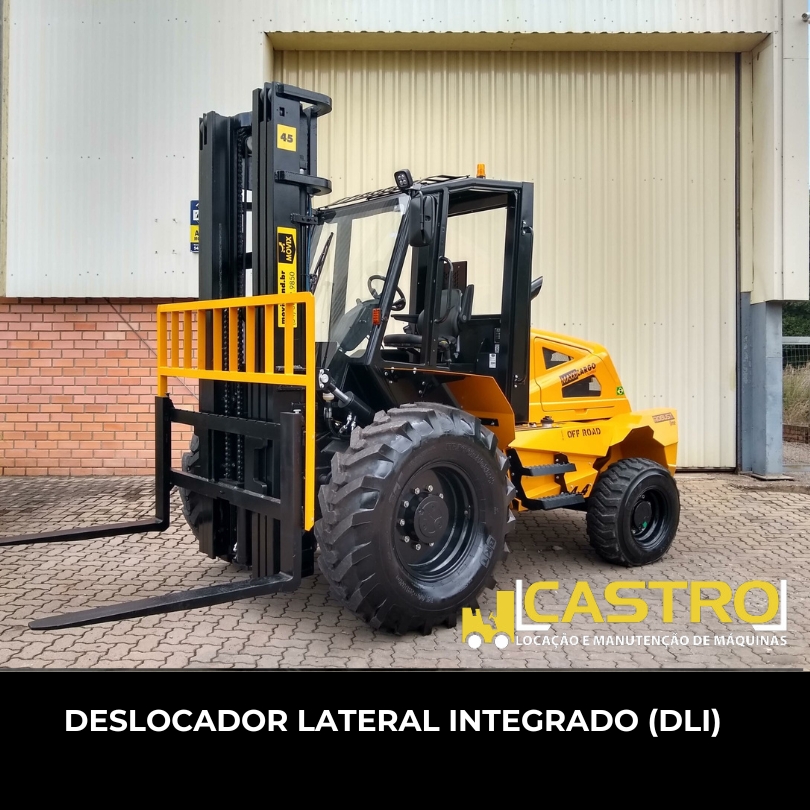 Empilhadeira Off-Road com Deslocador Lateral Integrado (DLI)
